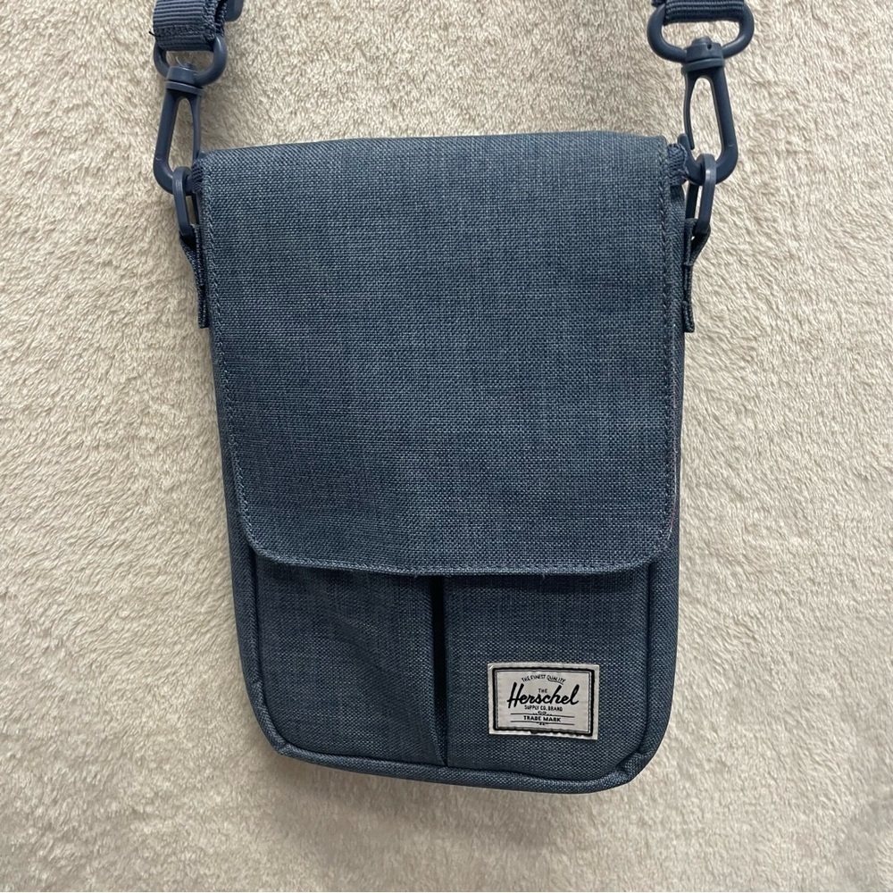 Herschel Pender sleeve crossbody bag blue fleece lined - Picture 1 of 9